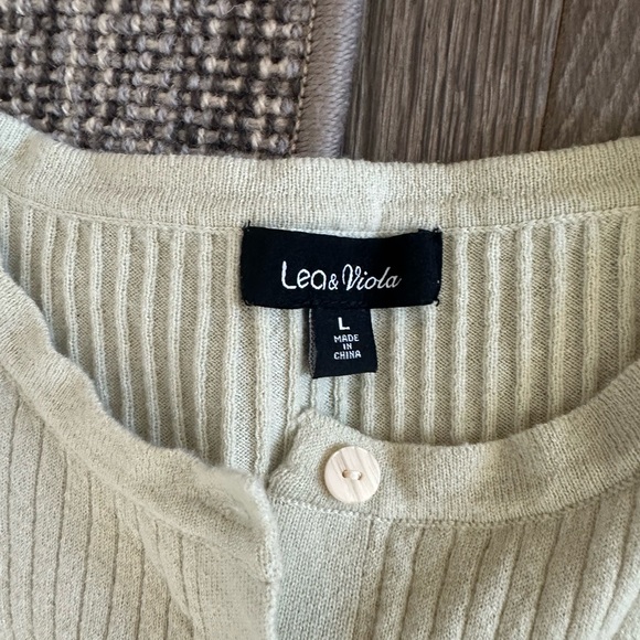 Light green Ribbed Button-Up Cardigan - Picture 2 of 3